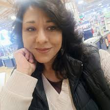 Bienvenida mi estimada amiga sheilavocal gracias por su linda amistad  saludos desde Ecuador trabajo para livegood saludos tengo 64 años y tu  desde donde me saludas amiga bella