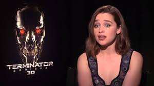 Emilia clarke dans terminator genisys. Terminator Genisys Emilia Clarke Sarah Connor Official Movie Interview Screenslam Youtube