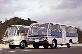 マツダの名車たち ライトバス マツダが一般ユーザー向けのバスを発売したのは1965年です 25人乗りの ライトバスa型 を発売しました マツダ レトロバス 世界のかわいいバスまとめ
