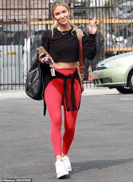 Kaitlyn bristowe may be new to abc's dancing with the stars but she is not new to tv! Kaitlyn Bristowe Glows While Heading Home From Final Dwts Practice Before Tomorrow S Premiere Readsector