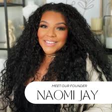 Hey girlies! ¡Oye chicas! I'm Naomi Jay! With so many new faces here, I  wanted to take a moment to introduce myself— and formally thank you all for  1K followers! While a