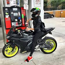 Look At This Interesting Photo What An Original Concept Kawasakimotorcycle In 2020 Yamaha Motor Yamaha Motorbikes Biker Girl
