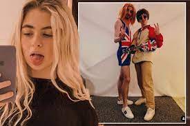 Go veg and don't eat animals. Noel Gallagher S Daughter Looks Just Like Her Dad In Incredible Fancy Dress Mirror Online