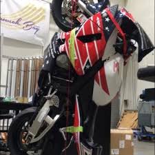 Hanging of the donor motorcycle to determine center of mass