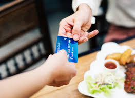 Untuk membuat permohonan kad kredit secara online, anda perlu ada akaun bank kad kredit yang anda mahu mohon. 5 Kredit Kad Terbaik Untuk Mereka Yang Baru Mula Bekerja