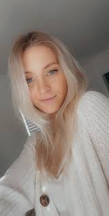 Brooke Minton's Instagram, Twitter & Facebook