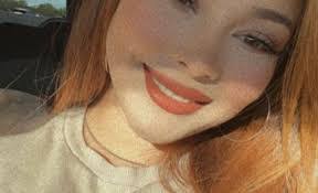 Sarah Lorimer's Instagram, Twitter & Facebook