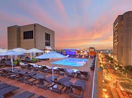 Use the gorgeous indoor lounge to relax and catch up with your friends over your favorite drinks while admiring the view of the boston city skyline and seaport boulevard neighborhood. Best Rooftop Bars In Boston 14 Top Options For Outdoor Drinking