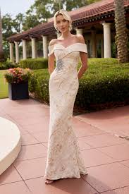 ‫فساتين باللون العاري والألوان – Mydressline‬‎