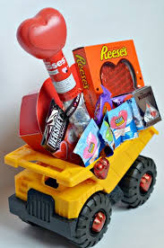 Home Valentine Baskets Kids Valentine Baskets Kids Gift Baskets I sent an anonymous valentine's card to a boy in my class when i was. kids valentine baskets