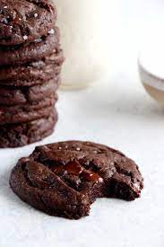 The quest double chocolate chip protein cookie is the next evolution in chocolate protein flavor. The Best Chewy Double Chocolate Chip Cookies Del S Cooking Twist