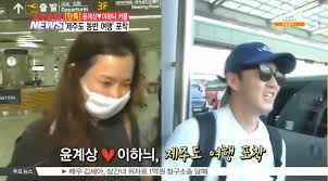 윤계상의 소속사인 저스트엔터테인먼트는 17일 윤계상 배우는 현재 열애 중이라며 지난해 말, 지인의 소개로 만나 지금까지 좋은 감정으로 만남을 이어오고 있다고 밝혔다. ì´í•˜ëŠ¬ ìœ¤ê³„ìƒ ë‚˜ì´ í‚¤ ìƒì¼ ê¶Œìœ¨ ë¶€ëª¨ë‹˜