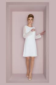 Frisch gereinigtes, bodenlanges hochzeitskleid mit schleppe; Kurzes Brautkleid Furs Standesamt Im Sixties Stil Brautmode Boho Kleid Brautkleid Kurz