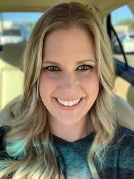 Gina Reeves's Instagram, Twitter & Facebook