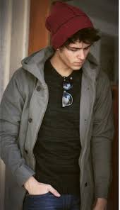 Broadly speaking, curls may be wavy, curly or coily, each broken down into three sub types. Guys With Long Hair And Beanies 4d2543