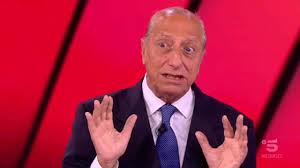 Benvenuti nel mio profilo ufficiale. Pippo Franco Quel Tragico Evento Che L Ha Perseguito Per Lungo Tempo