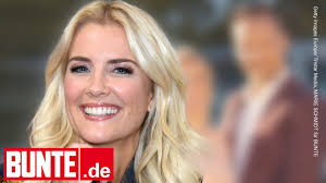 View latest posts and stories by @jana_azizi jana azizi in instagram. Jennifer Knable Parchenfoto Und Sie Zeigt Erstmals Ihren Babybauch Youtube