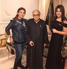 تحدثت الفنانة صفاء أبو السعود عن العلاقة التي تجمعها بأروى جودة، ابنة شقيقتها، مشيرة إلى براعة الأخيرة وشخصيتها المستقلة. Ø´Ø§Ù‡Ø¯ Ø§Ù„ØªØºÙŠØ± Ø§Ù„ÙƒØ¨ÙŠØ± Ø¹Ù„Ù‰ Ù…Ù„Ø§Ù…Ø­ ØµÙØ§Ø¡ Ø£Ø¨Ùˆ Ø§Ù„Ø³Ø¹ÙˆØ¯ ÙÙŠ Ø¸Ù‡ÙˆØ± Ù†Ø§Ø¯Ø± Ù„Ù‡Ø§ Ù…Ø¹ Ø²ÙˆØ¬Ù‡Ø§