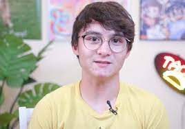 5inches/165 cm, and is only 23 years old. Michael Reeves Biography Age Wiki Height Weight Girlfriend Family More