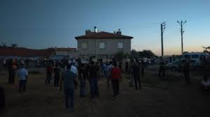 Minik okay'ın iki eli bileklerinden kesilirken, göz kapaklarını tam olarak kullanamadığı belirtildi. F0pux8bdmr3dtm