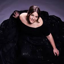 Soprano lise davidsen sings strauss's morgen! and an aria from verdi's un ballo in maschera in spectacular soprano lise davidsen sings excerpts from wagner's tannhäuser and strauss's ariadne. Lise Davidsen Alle Bilder Fotos Und Galerien