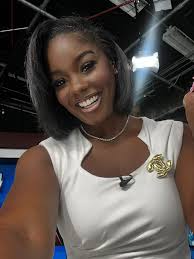 A week away from wedding day! 3/14 💍✨✨✨✨I'm off the desk all next week and  the following Monday. Next time I see y'all Ima be a  WIIIIIFFFFFEEEEEEEEEEEEEE *twerks a lil piece wit