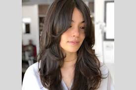 Model rambut wanita bergaya bob dengan potongan layer ini cocok untuk wajah bulat. 7 Model Rambut Layer Kekinian Yang Mudah Ditiru