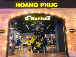 Ưng hoàng phúc bắt đầu từ lúc kí hợp đồng với thế giới giải trí (w.e), ưng hoàng phúc đã phát hành 5 album riêng. Tim Viá»‡c Lam Táº¡i Cong Ty Cp Ä'áº§u TÆ° Hoang Phuc Quá»'c Táº¿