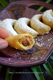 Cornes De Gazelle Au Sucre Glace Recette Du Monde Recette Patisserie Orientale Corne De Gazelle