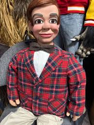 Professional Jerry Mahoney ventriloquist figure by Jerry Layne In Excellent  condition and its moving eyes mouth and head $1200