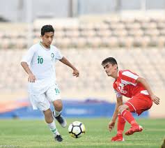 أثار ظهور محمد صلاح، نجم المنتخب المصري وليفربول الإنجليزي، في تدريبات الفراعنة، جدلا واسعا على مواقع التواصل الاجتماعي، بعد حديث الكثير من المتابعين عن اختلاف في شكل بطنه. Ù†Ø§Ø´Ø¦ÙŠÙ† Ø§Ù„Ù…Ù†ØªØ®Ø¨ Ø§Ù„Ø³Ø¹ÙˆØ¯ÙŠ Ù„ÙƒØ±Ø© Ø§Ù„Ù‚Ø¯Ù… ÙŠØ®ØªØªÙ… Ù…Ø¹Ø³ÙƒØ±Ù‡ ÙÙŠ Ø§Ù„Ø·Ø§Ø¦Ù Ù‚ÙˆÙˆÙˆÙ„ Ù…ÙƒØ³
