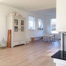 pin van rinske interieurstyling in op woonstijl naturel natuurlijke materialen interieur kleuren