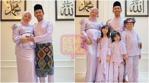 May 21, 2021 · things began to escalate after facebook user siti rahmah ahmad left a comment criticising sarah's choice of fish which suggested using indian mackerel. Siti Sarah Keluarga Positif Covid 19 Kami Berlapang Dada Serahkan Semuanya Kepada Allah Gempak