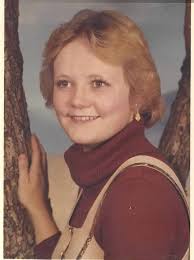 Looking for woman's married name to return photos