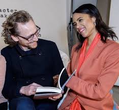 Looking ahead to the next premiere of the new hiddleston series, which is responsible for telling us a little more about thor's brother, it is normal that the name of the. Sem Titulo Maryxglz Tom Hiddleston And Zawe Ashton At The Tom Hiddleston Parejas Titulo