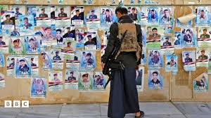 تراجع عدد قتلى الحرب في اليمن، وتنظيم الدولة الإسلامية ينشر فيديو لـإعدام  20 مسيحيا في نيجيريا - BBC News عربي