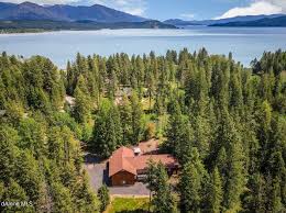 Remodeled in 2020, this nw lodge styled home boasts master craftsmanship throughout the luxurious 7,356 sf home. Waterfront Sandpoint Id Waterfront Homes For Sale 26 Homes Zillow