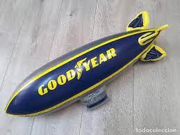 Donderdag zagen verschillende mensen de legendarische blimp in het limburgse luchtruim passeren. Globo De Goodyear Zeppelin Verkauft Durch Direktverkauf 130016351