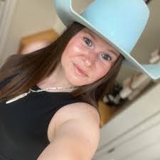 Raves for a covered arena that does haul ins to ride this weekend?