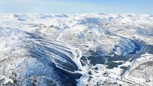 Hemsedal is 90 minutes from fagernes airport, served by crystal. The Ski Area