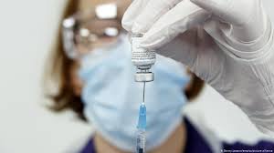 A partir de julio empezará la jornada de inoculación para los mayores de 50 años. Coronavirus Hoy Oms Advierte Que Covid 19 No Sera La Ultima Pandemia Coronavirus Dw 26 12 2020