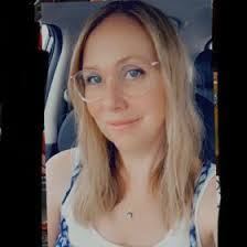 Melanie Roe's Instagram, Twitter & Facebook