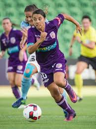 Samantha Kerr On The Attack For Perth Glory Womens Football Female Football Player Womens Soccer