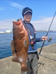四日市 沖堤防 霞一文字 青物やタチウオが狙えます 釣具のイシグロ 釣り情報サイト