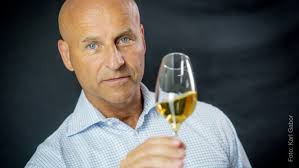 Hur ser en helt vanlig dag ut i en champagneexperts liv?