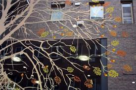 Mit Kindern Fensterbilder Im Herbst Basteln Und Malen Herbst Schaufenster Fensterfarbe Fenster Kunst