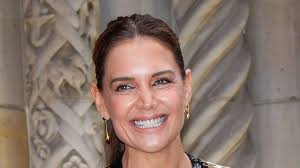 Katie Holmes just wore the perfect rainy day outfit