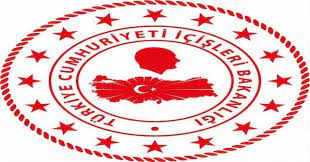 İçişleri bakanlığı logosu, 16 yıldız tarafından çevrelenmiş türkiye haritası ve içerisinde yerleştirilmiş türk bayrağı, haritanın hemen üzerinde yer alan mustafa kemal atatürk'ün silüetinden oluşuyor. Icisleri Bakanligina Yeni Logo