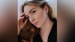 Cara Lindsay Lohan Jalin Kedekatan dengan Penggemar, Bikin Podcast Personal 