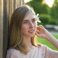 Tammy Stark's Instagram, Twitter & Facebook